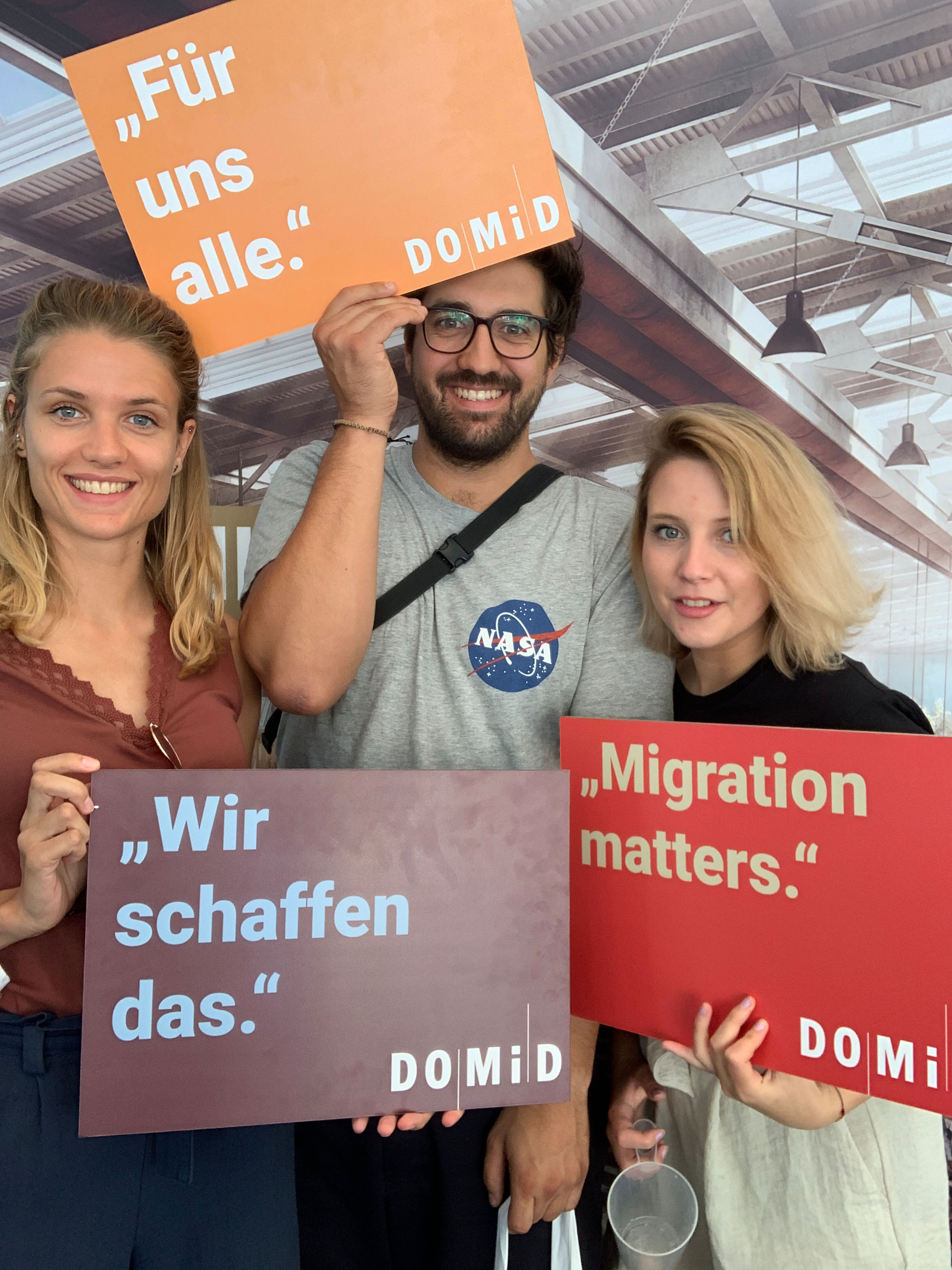 Fotoaktion auf dem Tag der offenen Tür der Bundesregierung für ein zentrales Migrationsmuseum in Deutschland, 17.08.2019, Berlin. Foto: DOMiD-Archiv, Köln