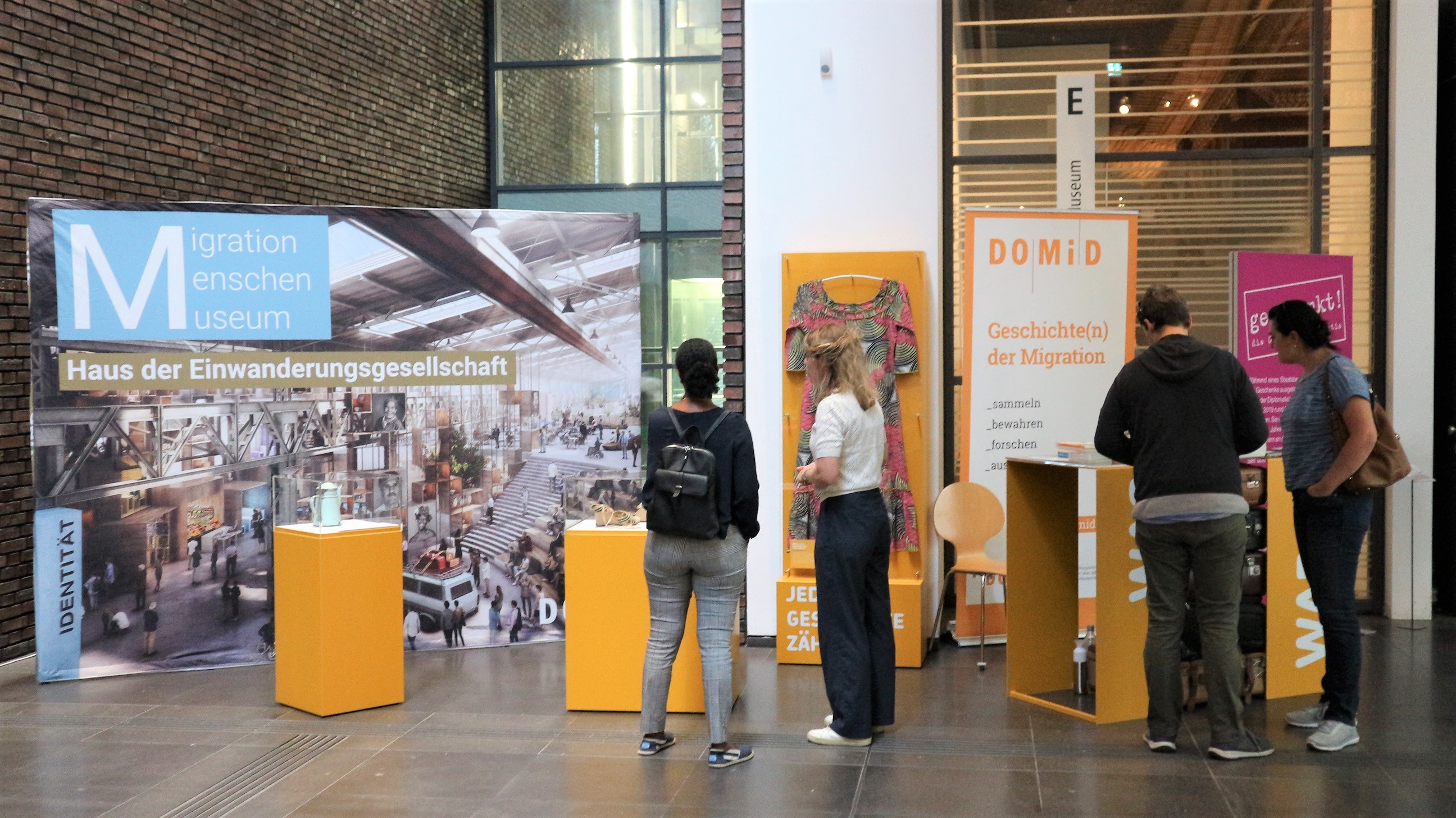 DOMiD exhibition with exhibits that document the life paths of African people to Germany. Photo: DOMiD-Archive, Cologne