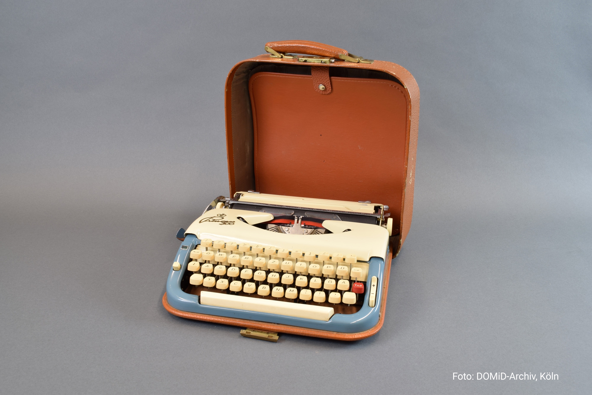 Theodor Wonja Michael's travel typewriter from the 1960s © DOMiD-Archiv, Köln
