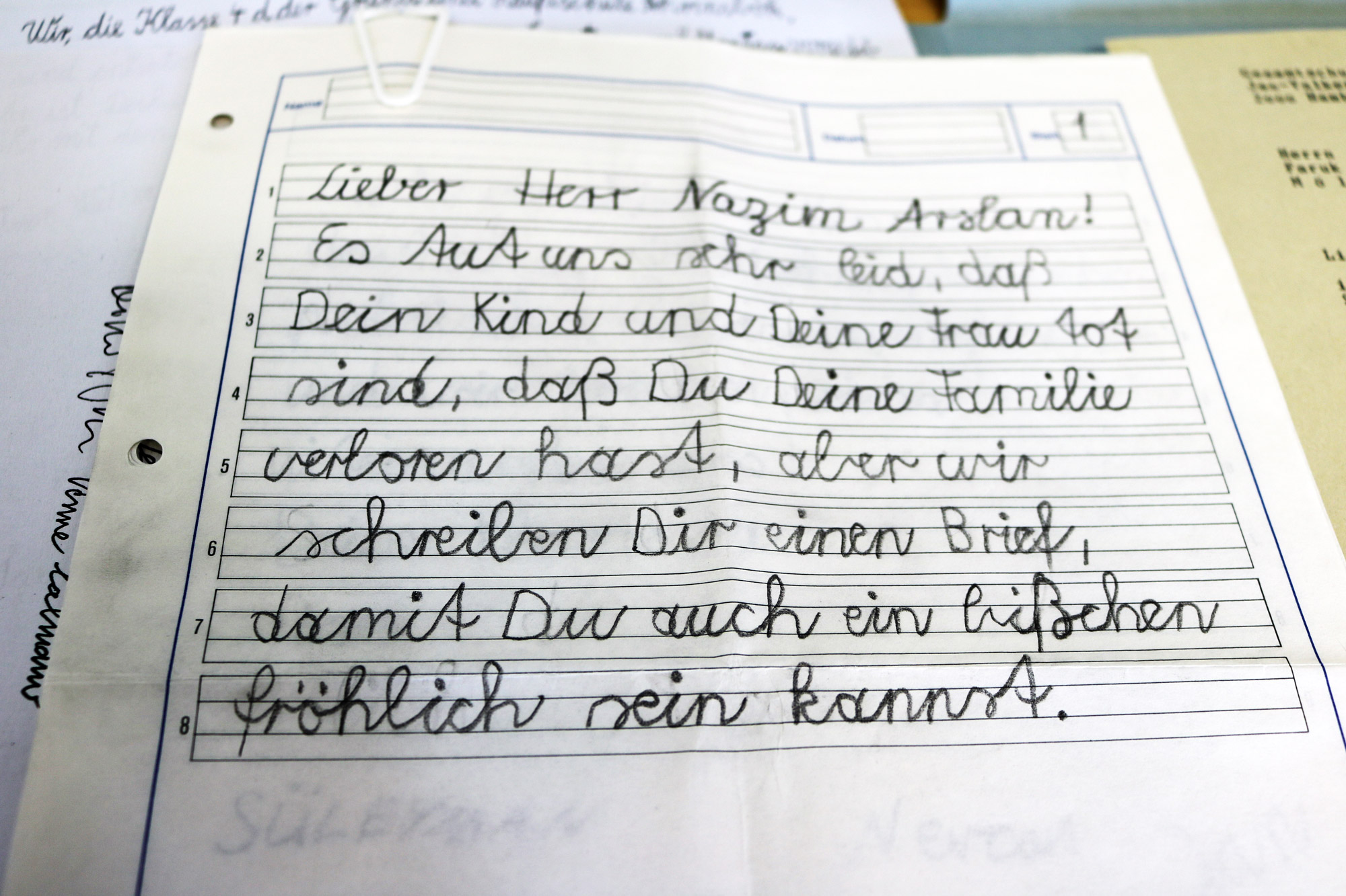 Condolence from an elementary school. Photo: DOMiD Archive, Cologne [These photos are only released royalty-free in the context of media coverage of the "Möllner Letters". For queries and high-resolution photos, please contact our press office].