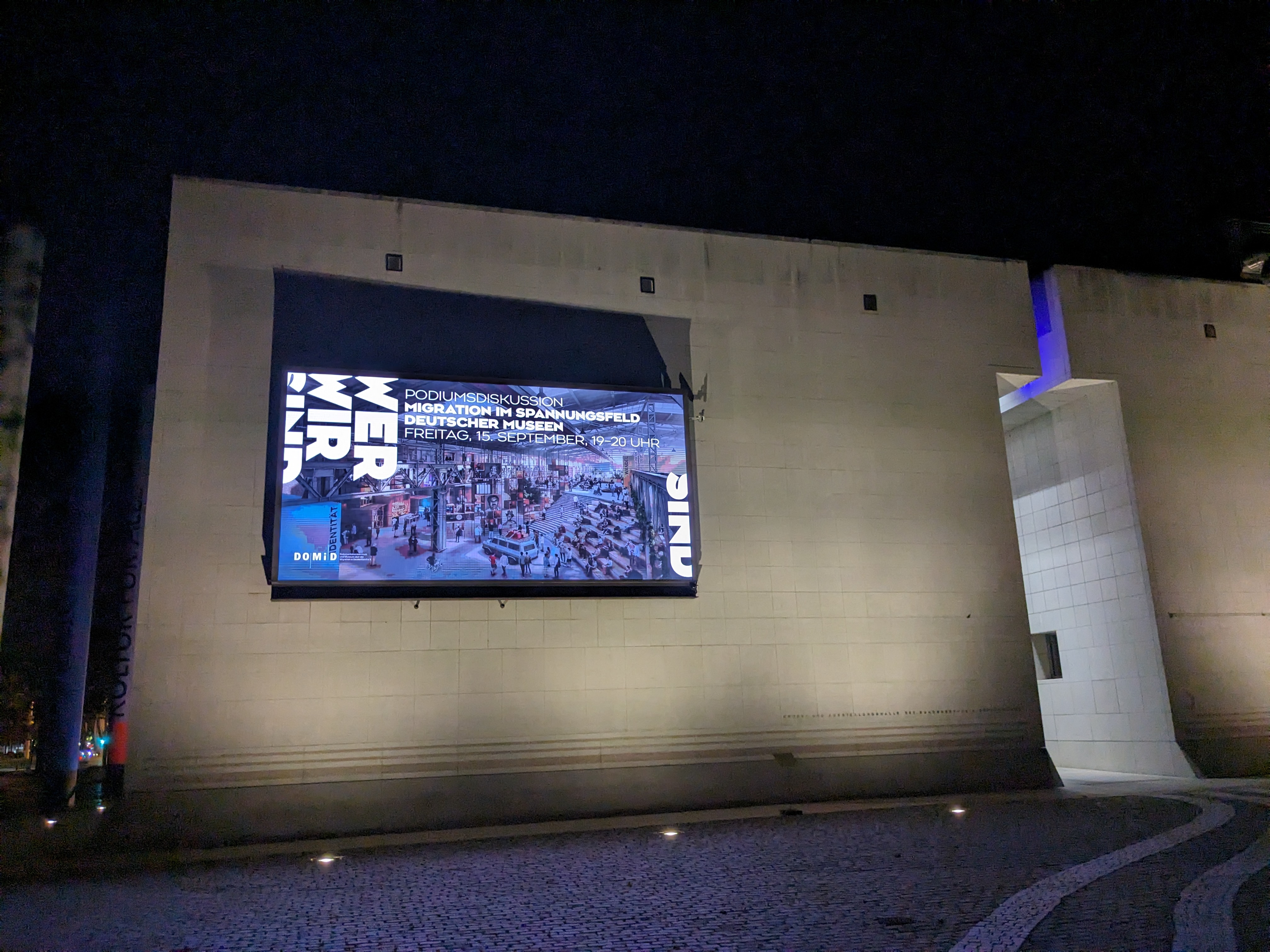Screen of the Bundeskunsthalle to promote the event