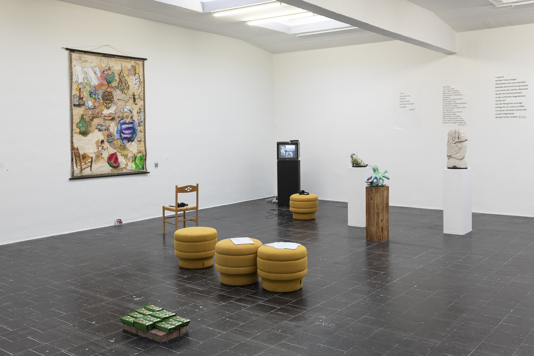 View of the exhibition ‘Makkaroni Settanta – Esperimento collettivo’. Photo: Giorgio Morra