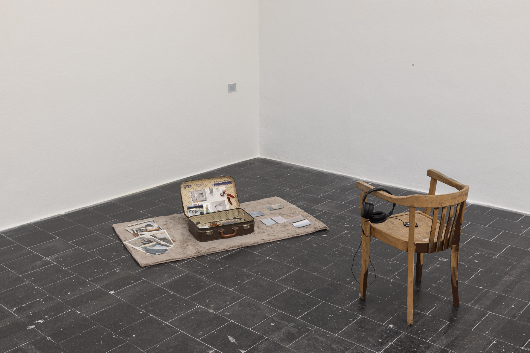 View of the exhibition ‘Makkaroni Settanta – Esperimento collettivo’. Photo: Giorgio Morra